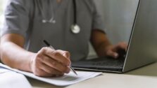 Aprenda a consultar o código TUSS oficial e evite erros na cobrança 