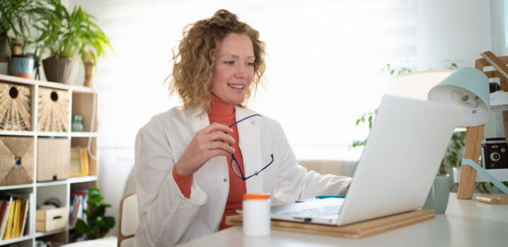Reduza o tempo de espera na sua clínica com uma agenda médica online 
