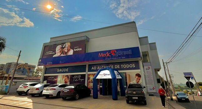 Fechamento de caixa em 3 minutos e DRE automático: a nova realidade da Medic Brasil com o Clínica nas Nuvens 