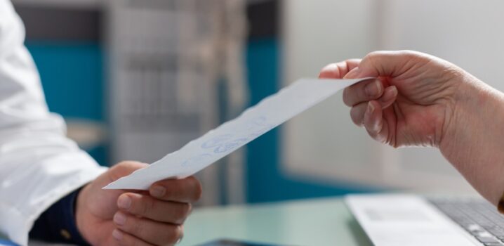 Prescrição odontológica: como fazer corretamente e evitar erros comuns 