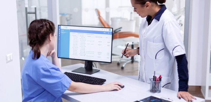 Software de gestão para clínicas especializadas: como adaptar a tecnologia à realidade do seu atendimento 