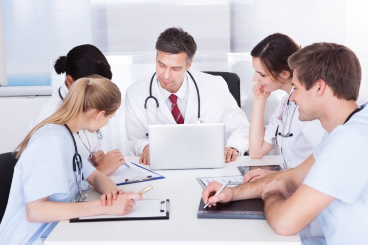 A importância da troca de informações entre profissionais da área médica