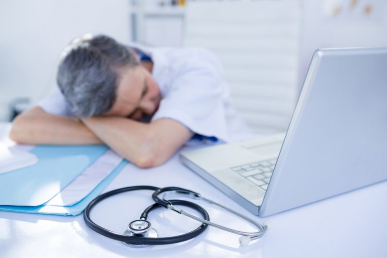 Autoprescrição médica: o que é permitido e o que não é recomendado