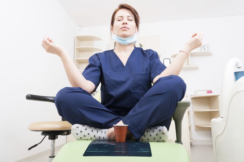 Conheça o Yoga: prática recomendada para médicos e pacientes
