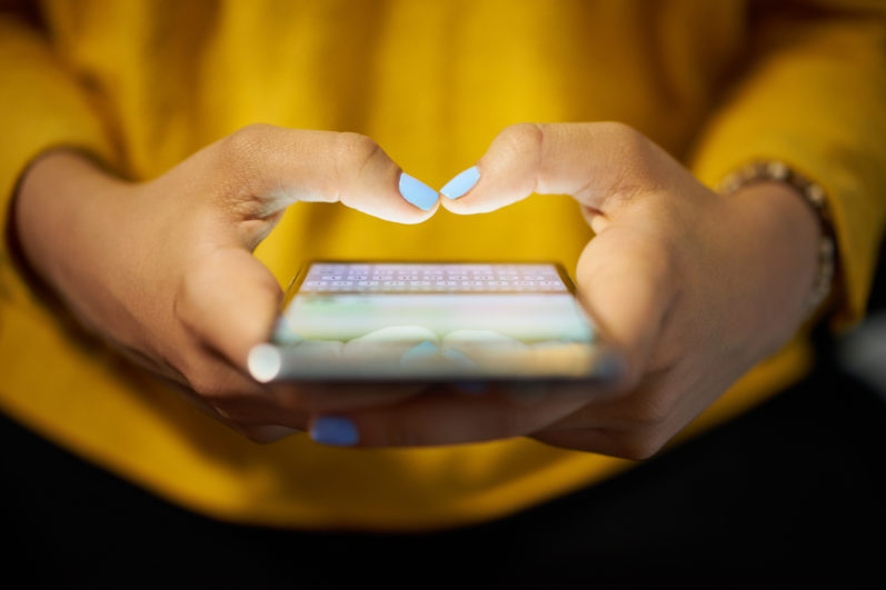 Como diminuir atrasos e faltas nas consultas utilizando o SMS para clínicas 