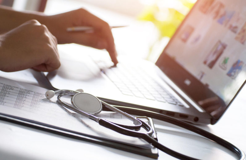 Como fazer um bom marketing digital para clínica de cirurgia plástica?