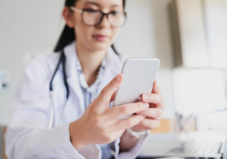 Clínica nas redes sociais: cuidados com as postagens médicas 