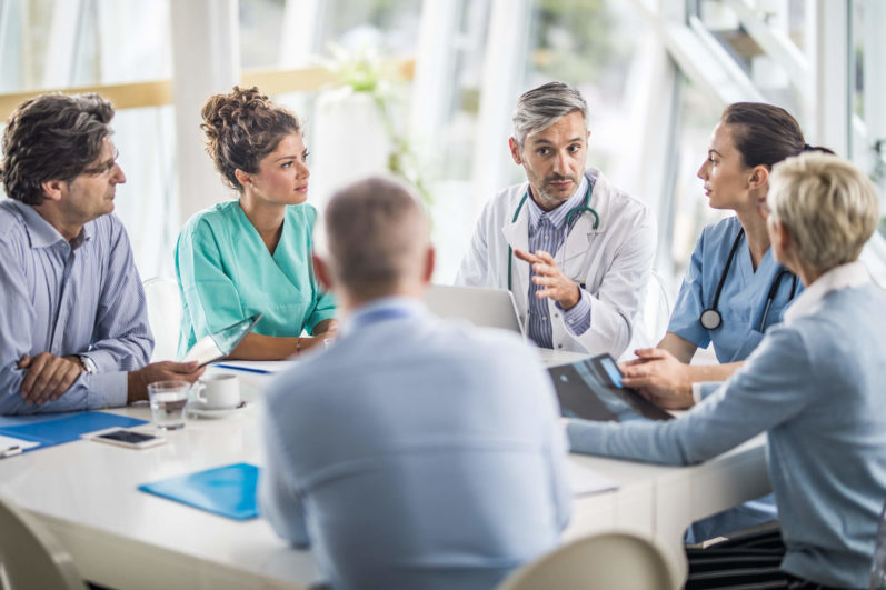 Vale a pena fazer uma sociedade em um consultório ou clínica?