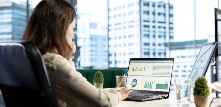 Relatório financeiro estratégico: o papel do Clínica nas Nuvens na sua clínica 
