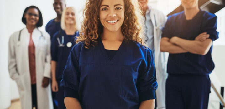 Como trabalhar em clínica médica: atitudes que a equipe deve adotar