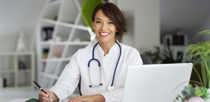 Primeiro negócio: dicas de como abrir consultório médico