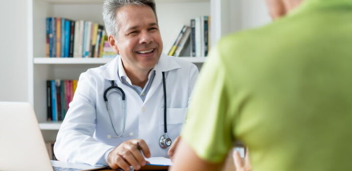 Dermatologia online: a importância de ter esse recurso na sua clínica