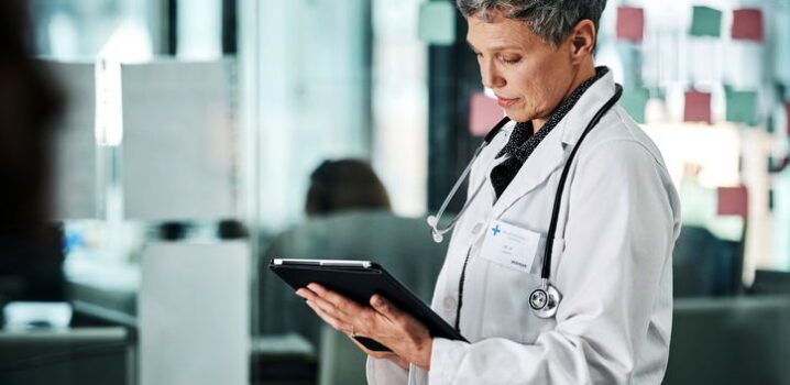 Prontuário eletrônico e prontuário digitalizado: saiba qual é o melhor para a sua clínica