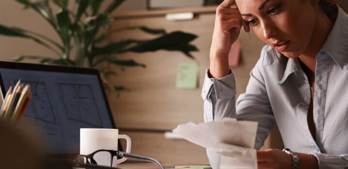 9 sinais de falha na gestão financeira para psicólogos e como ela pode estar travando o crescimento da sua clínica 