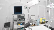 Sistema de gestão de equipamentos médicos: como organizar recursos, reduzir riscos e ganhar eficiência na clínica 